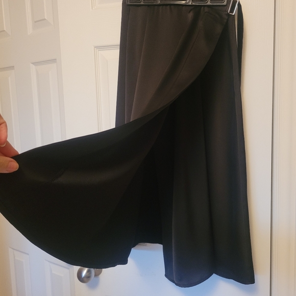 🌺3/$50 H&M Black Wrap Skirt - Picture 4 of 5